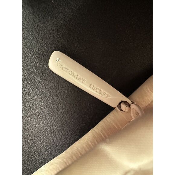 Vintage Y2K Victoria's Secret Pink Candy Stripe 7 Piece Makeup Travel Bag Set - Picture 13 of 15